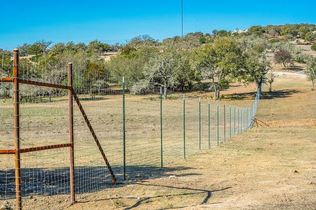 165 Williams Trail, Kerrville, TX 78028