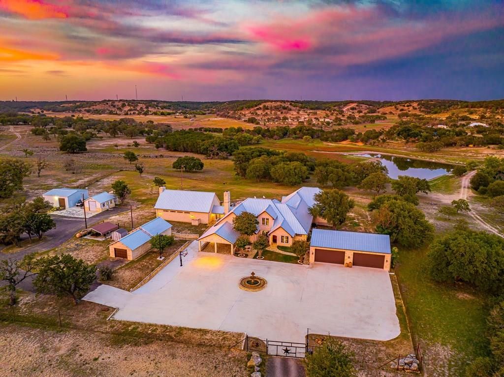 165 Williams Trail, Kerrville, TX 78028