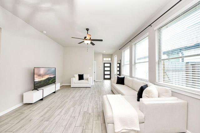 2114 Garden Arbor Lane, Tomball, TX 77375