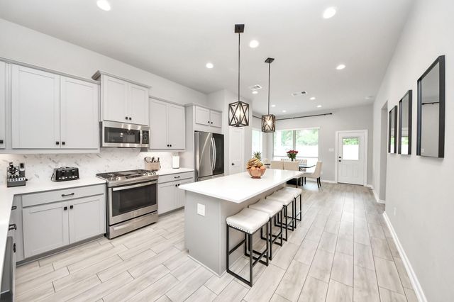 2114 Garden Arbor Lane, Tomball, TX 77375