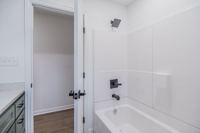 1019 E Walnut Street, Hillsboro, TX 76645