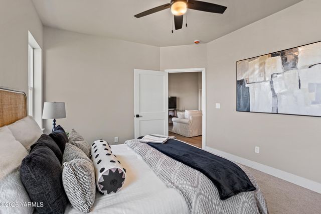 2517 S 47th Ave, Yakima, WA 98903