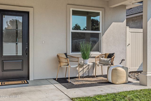 2517 S 47th Ave, Yakima, WA 98903