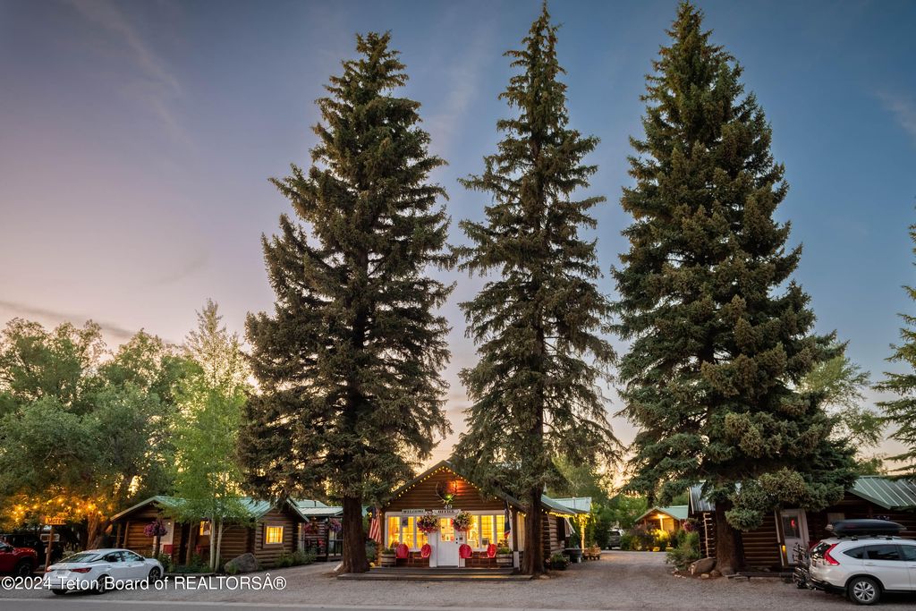 49 E MAGNOLIA Street, Pinedale, WY 82941