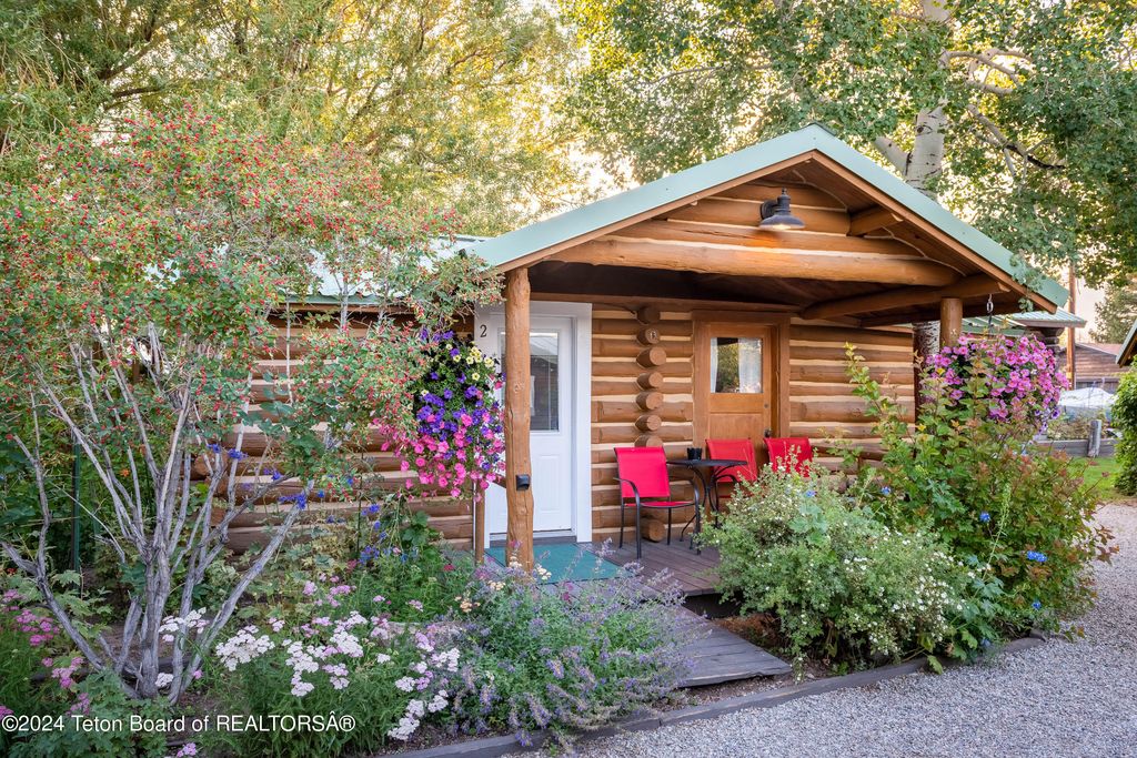 49 E MAGNOLIA Street, Pinedale, WY 82941 photo 5