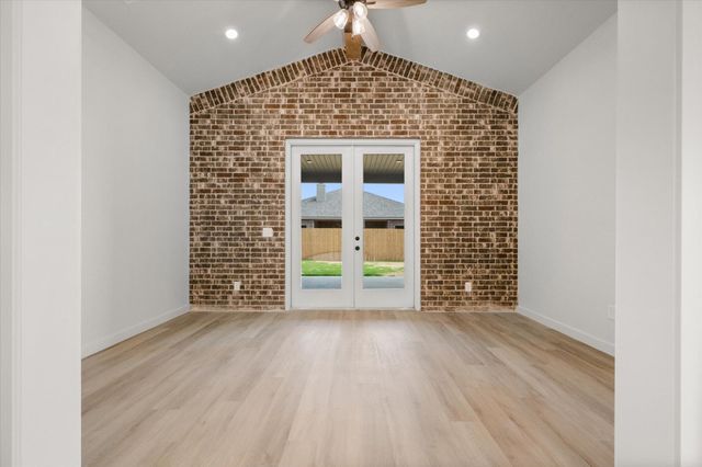 12007 Kewanee Avenue, Lubbock, TX 79424