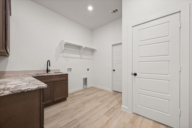 12007 Kewanee Avenue, Lubbock, TX 79424