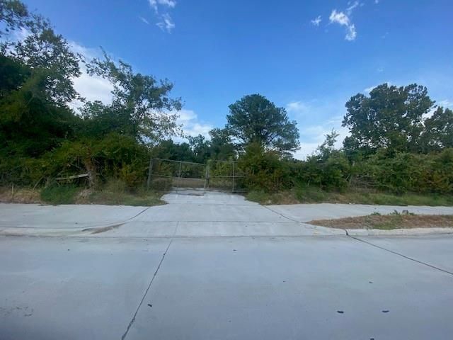 810 Dickinson, League City, TX 77573