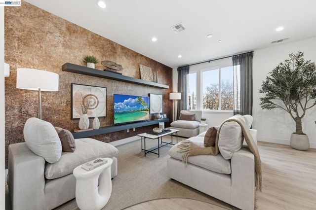 1921 Grand Street, Alameda, CA 94501