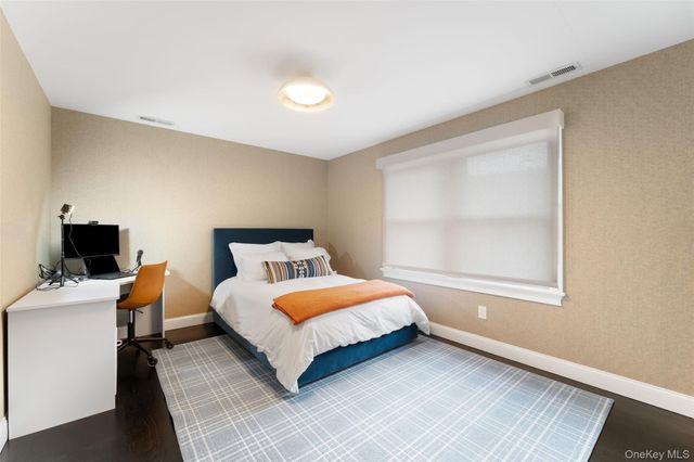 16 Fairlawn Avenue, Dobbs Ferry, NY 10522