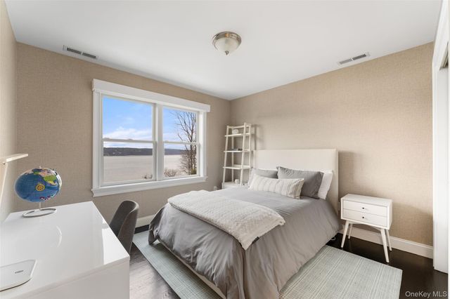 16 Fairlawn Avenue, Dobbs Ferry, NY 10522