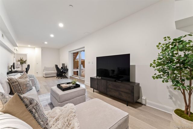 16 Fairlawn Avenue, Dobbs Ferry, NY 10522