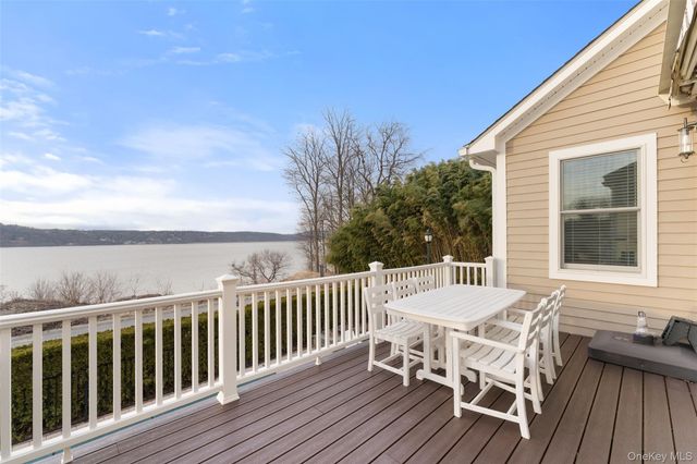 16 Fairlawn Avenue, Dobbs Ferry, NY 10522