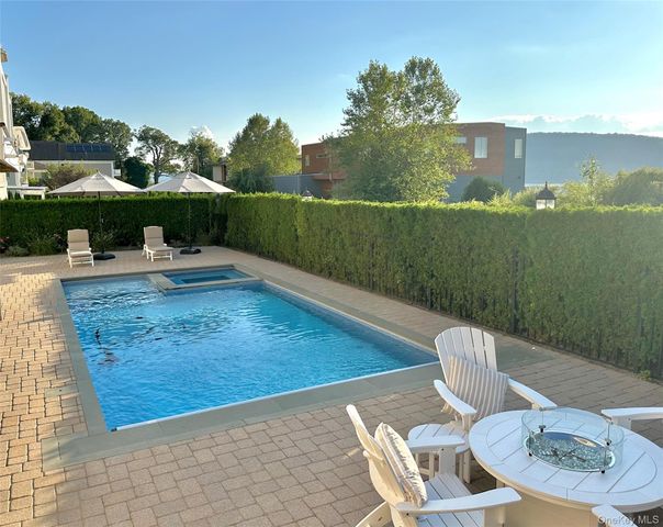 16 Fairlawn Avenue, Dobbs Ferry, NY 10522