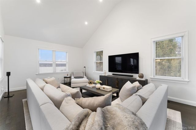 16 Fairlawn Avenue, Dobbs Ferry, NY 10522