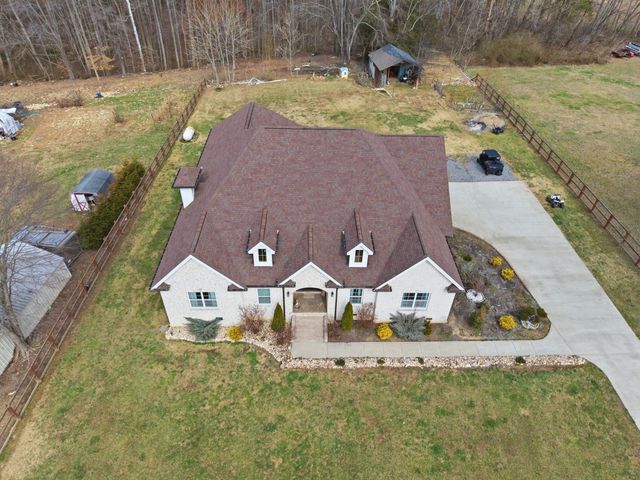 124 Gettysburg Ln, Lafayette, TN 37083