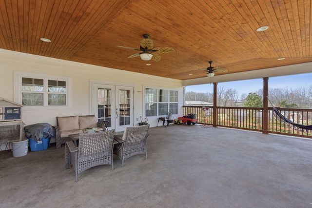 124 Gettysburg Ln, Lafayette, TN 37083