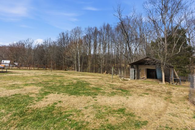 124 Gettysburg Ln, Lafayette, TN 37083