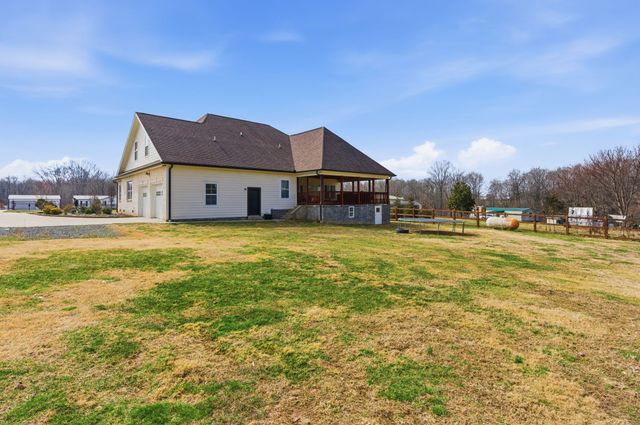 124 Gettysburg Ln, Lafayette, TN 37083