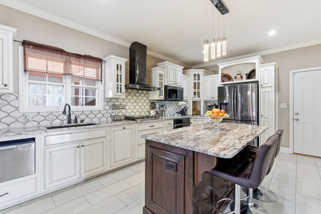 124 Gettysburg Ln, Lafayette, TN 37083