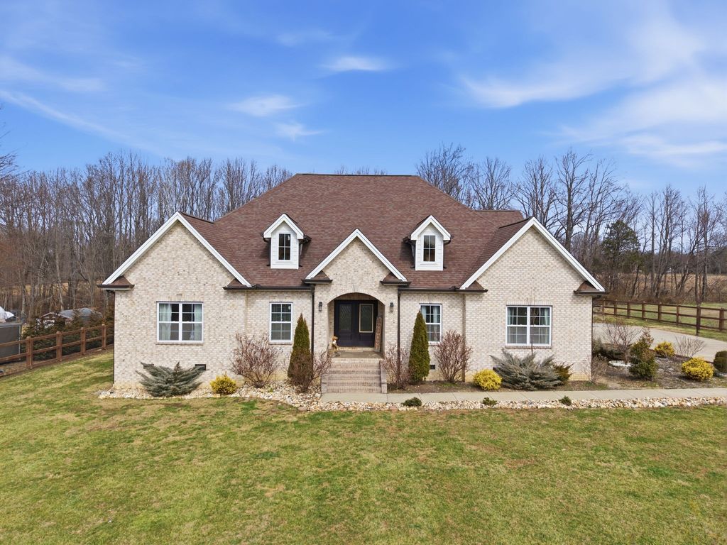 124 Gettysburg Ln, Lafayette, TN 37083