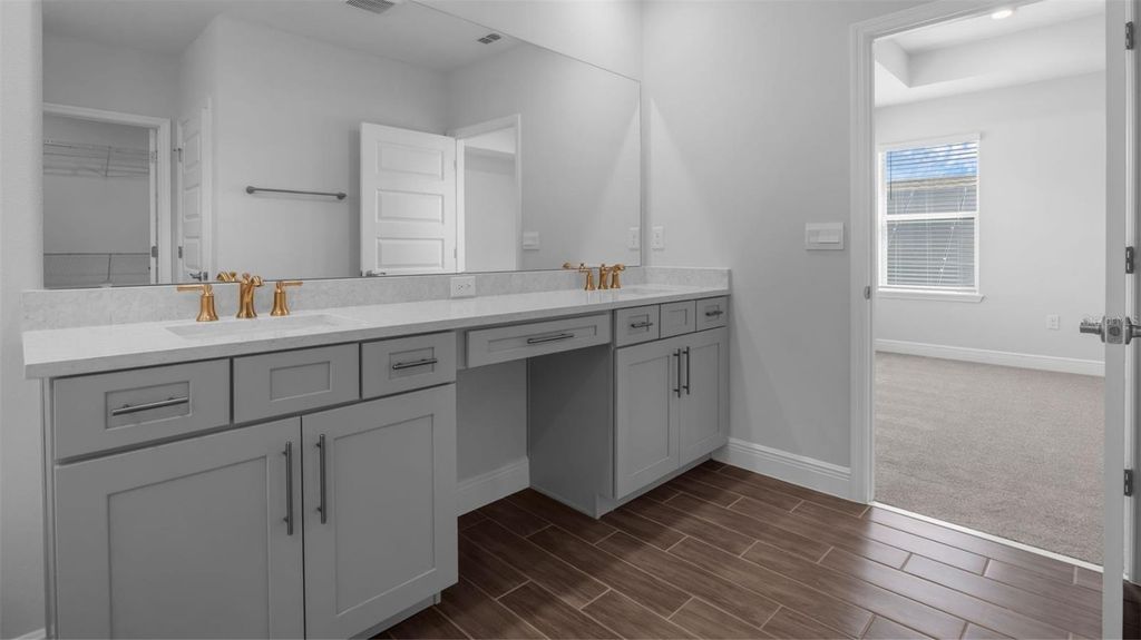 Image 18 of property listing at 11887 SHINE VIEW LANE, Winter Garden, FL 34787