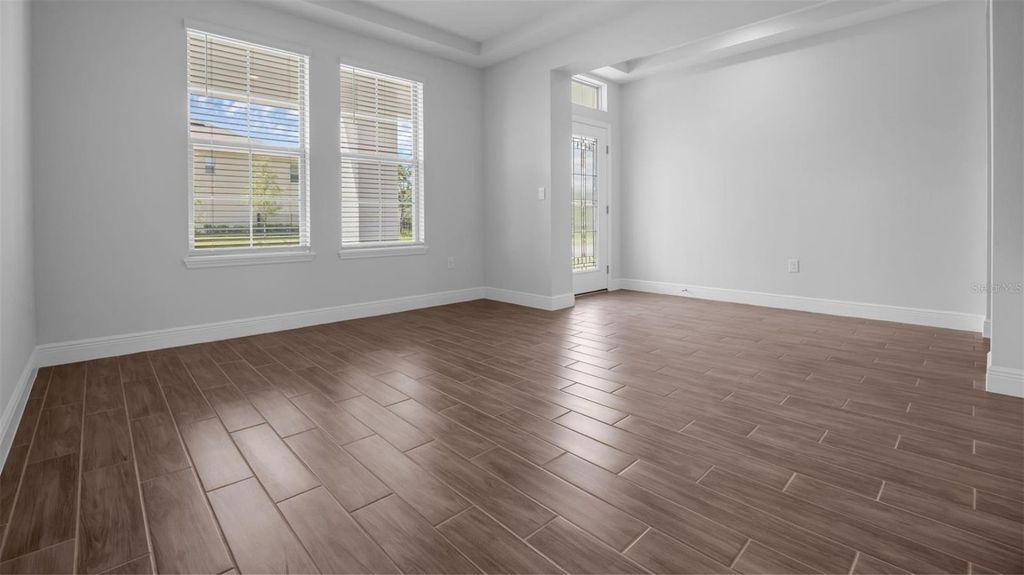Image 3 of property listing at 11887 SHINE VIEW LANE, Winter Garden, FL 34787