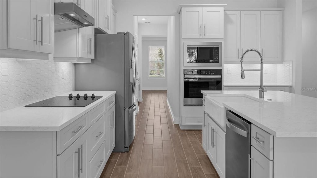 Image 7 of property listing at 11887 SHINE VIEW LANE, Winter Garden, FL 34787
