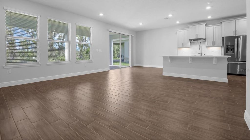 Image 8 of property listing at 11887 SHINE VIEW LANE, Winter Garden, FL 34787