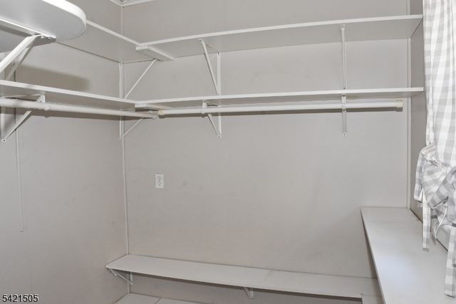 16 Ravine Ave, Caldwell Boro Twp., NJ 07006