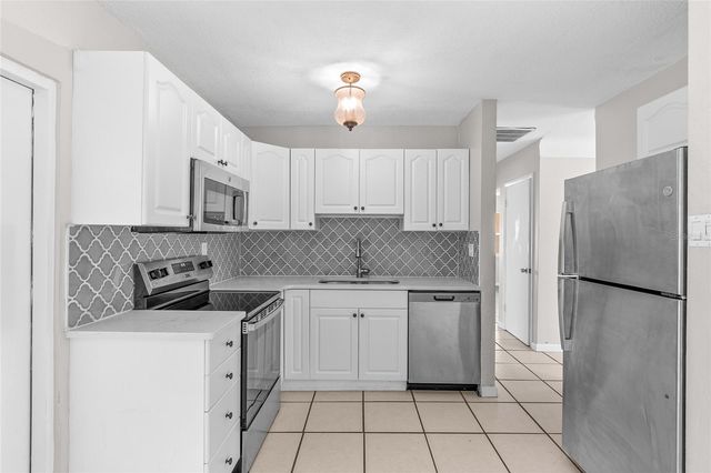 4813 LAKE CHARLES DRIVE N, Kenneth City, FL 33709