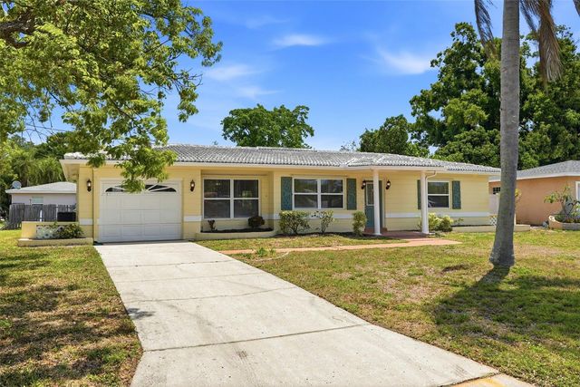 4813 LAKE CHARLES DRIVE N, Kenneth City, FL 33709