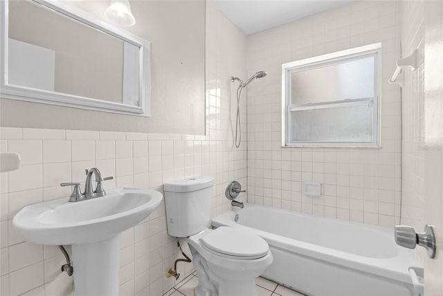 4813 LAKE CHARLES DRIVE N, Kenneth City, FL 33709