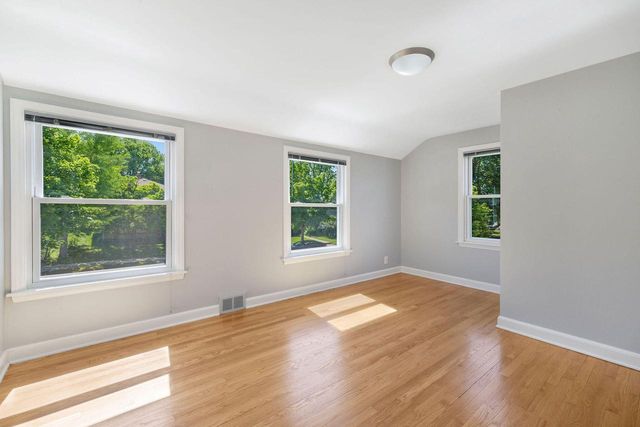 4333 N Sheffield AVENUE, Shorewood, WI 53211