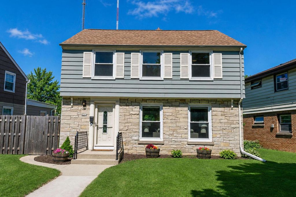 4333 N Sheffield AVENUE, Shorewood, WI 53211