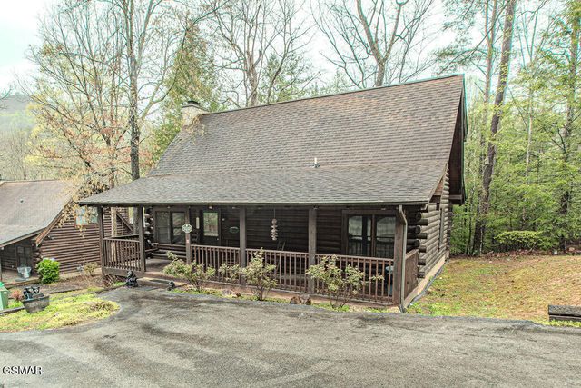 709 Golden Eagle Way, Pigeon Forge, TN 37863