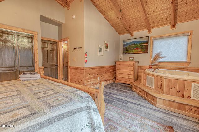 709 Golden Eagle Way, Pigeon Forge, TN 37863