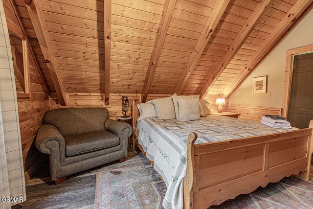 709 Golden Eagle Way, Pigeon Forge, TN 37863