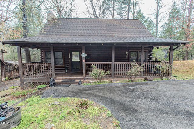 709 Golden Eagle Way, Pigeon Forge, TN 37863