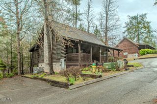 709 Golden Eagle Way, Pigeon Forge, TN 37863