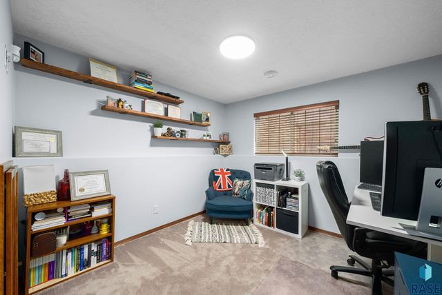 5501 S Sarmar Ave, Sioux Falls, SD 57106