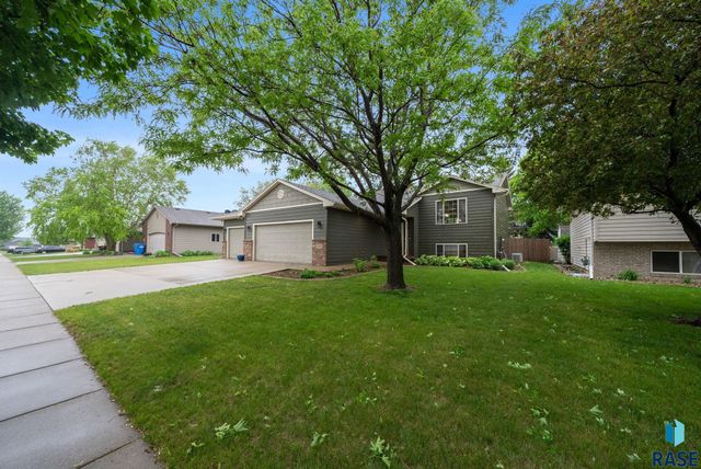 5501 S Sarmar Ave, Sioux Falls, SD 57106
