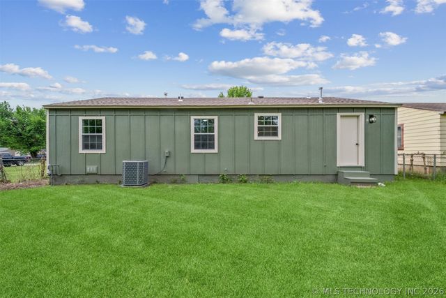 17 W 49th Place N, Tulsa, OK 74126