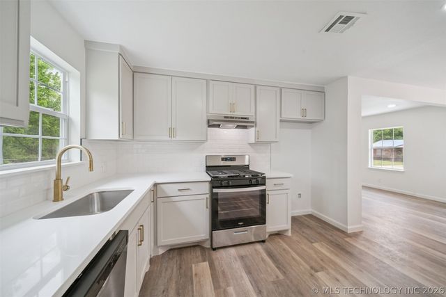 17 W 49th Place N, Tulsa, OK 74126