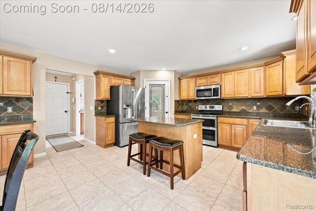 55513 Caesars Drive, Shelby Charter Township, MI 48315