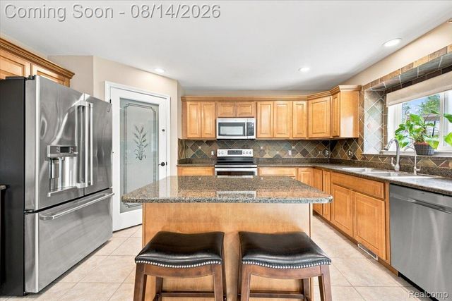 55513 Caesars Drive, Shelby Charter Township, MI 48315