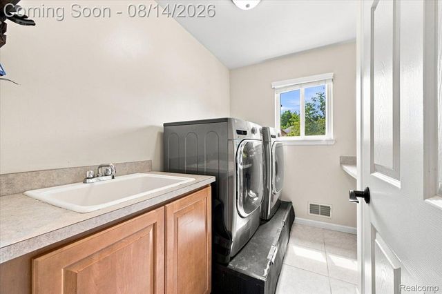 55513 Caesars Drive, Shelby Charter Township, MI 48315