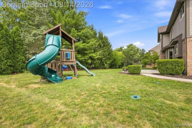 55513 Caesars Drive, Shelby Charter Township, MI 48315