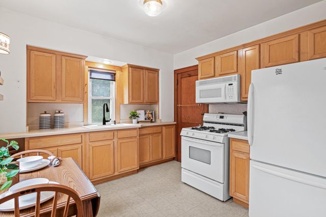 1186 Englewood Avenue, Saint Paul, MN 55104