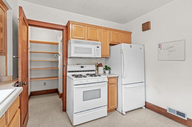 1186 Englewood Avenue, Saint Paul, MN 55104